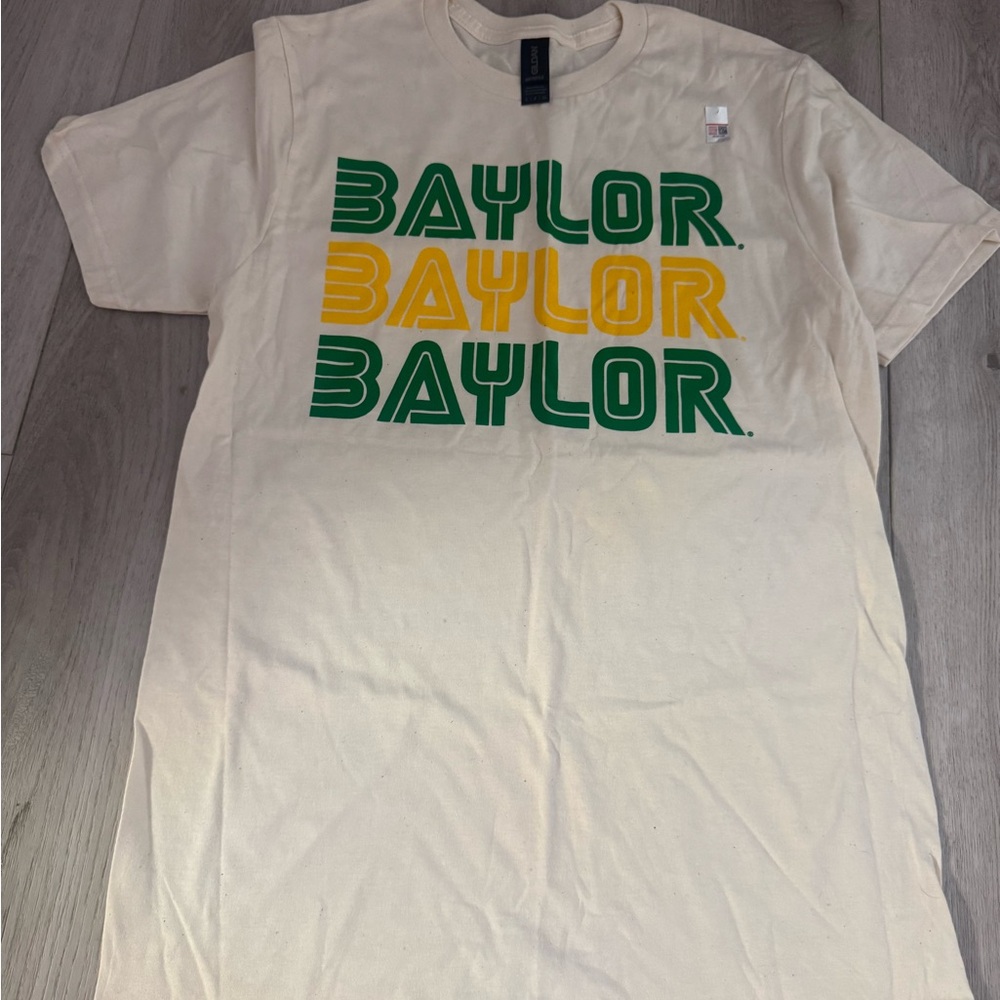 NWT Gildan Green and Cream Short Sleeve Tee Baylor Graphic